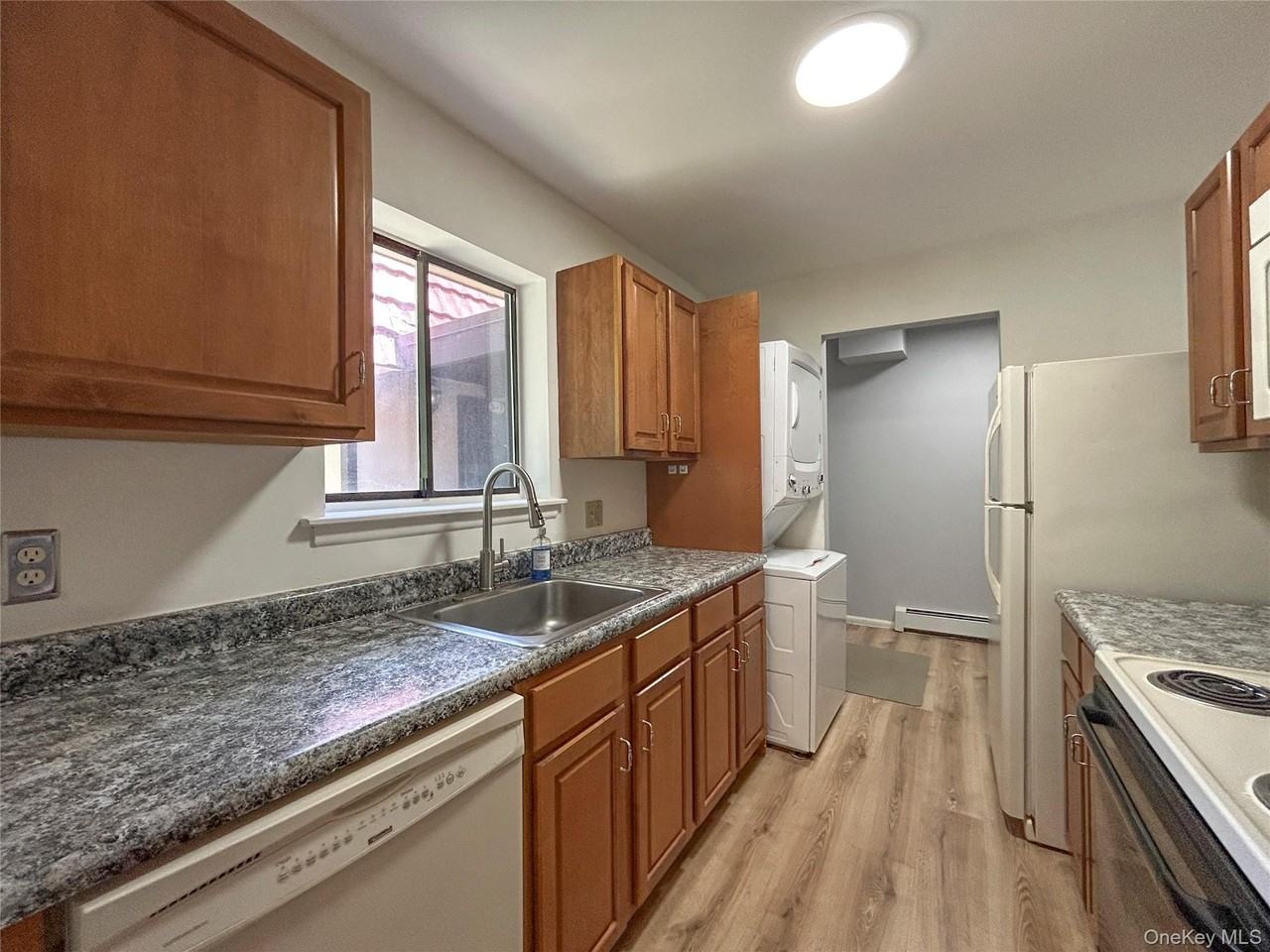 5 Loudon Dr #9 - Photo 6 of 13
