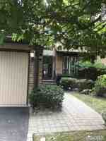 featured image of 18 Wimbledon Dr