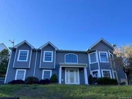 featured image of 8 Melissa Ct