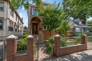 featured image of 10206 63rd Ave #2