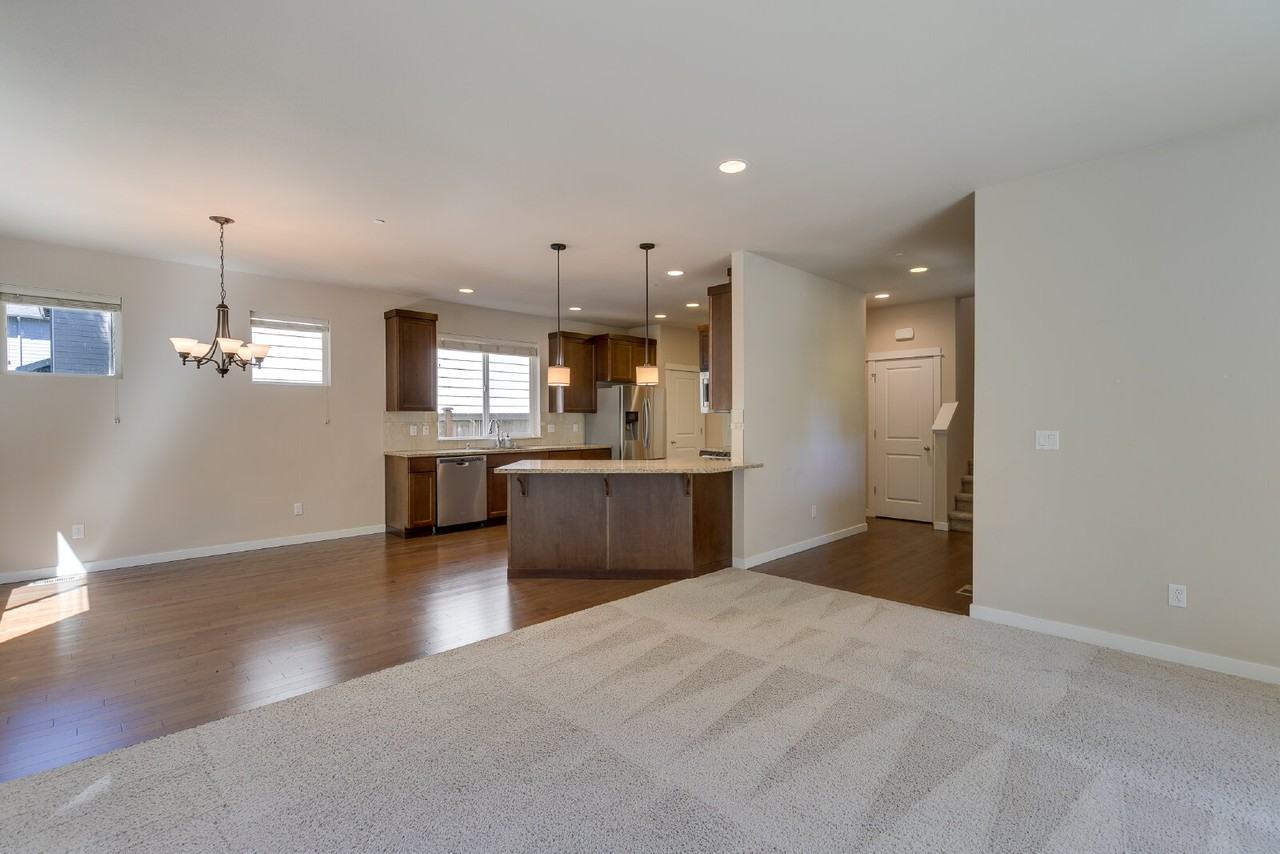 7713 Ne 193rd Pl - Photo 3 of 27