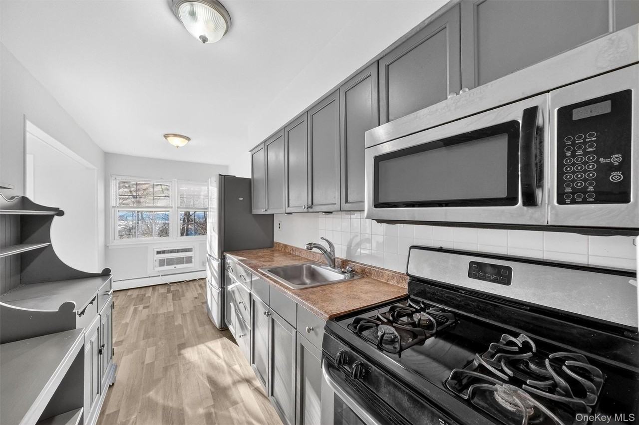 4 Colonial Rd #96 - Photo 2 of 17