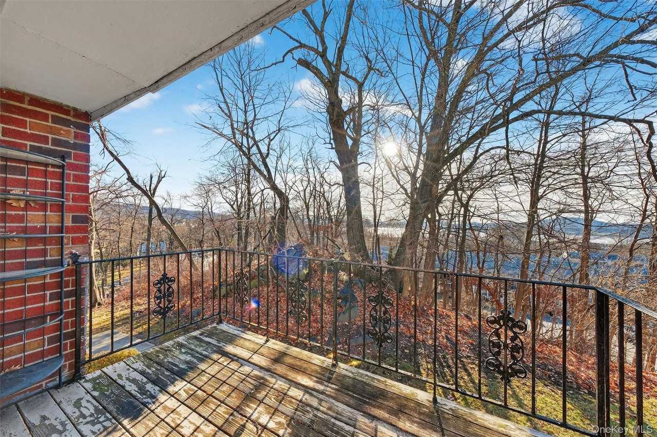 4 Colonial Rd #96 - Photo 5 of 17