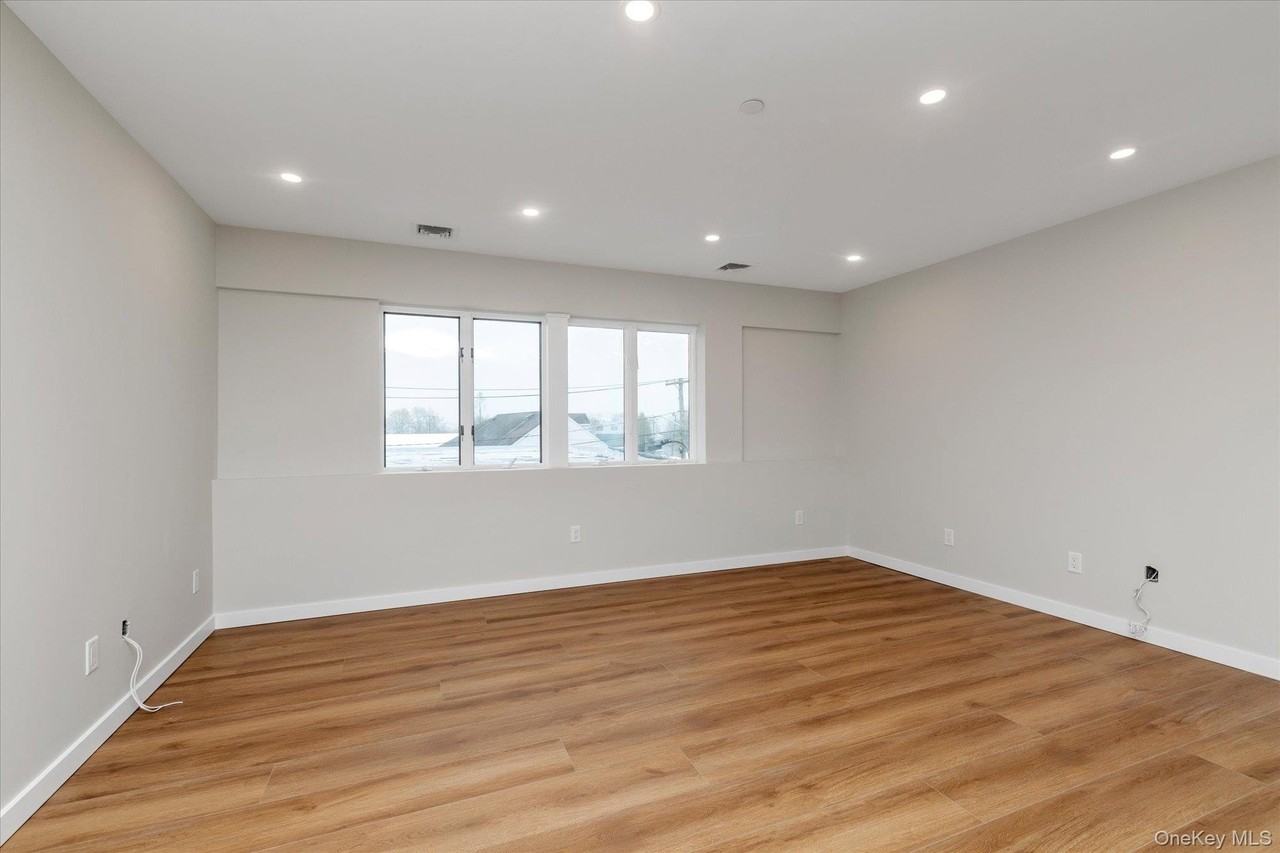 62 South St - Photo 3 of 11