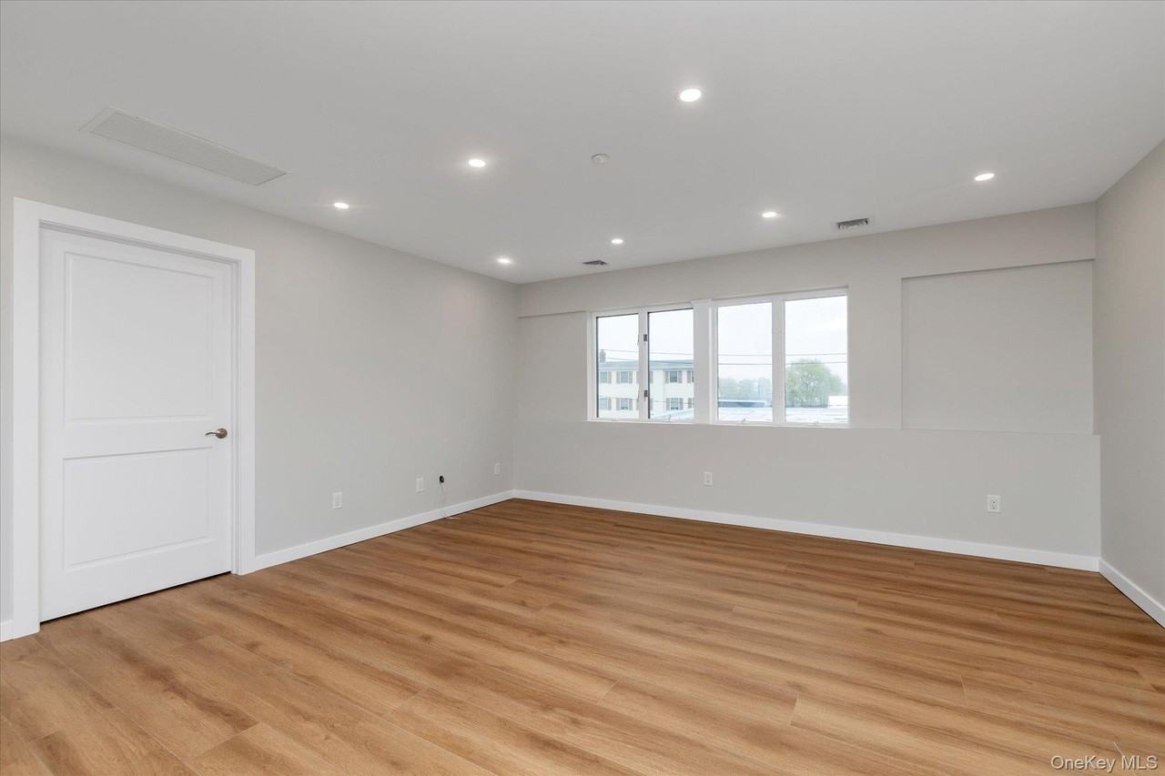 62 South St - Photo 4 of 11