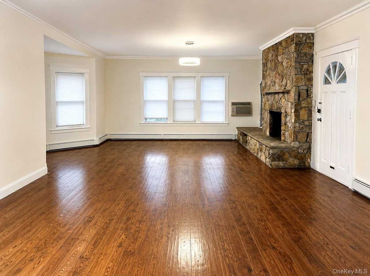 18806 Soho Dr - Photo 4 of 24