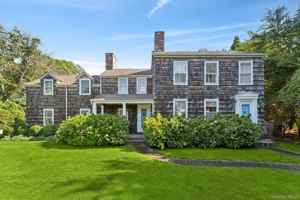 featured image of 20 Quogue St
