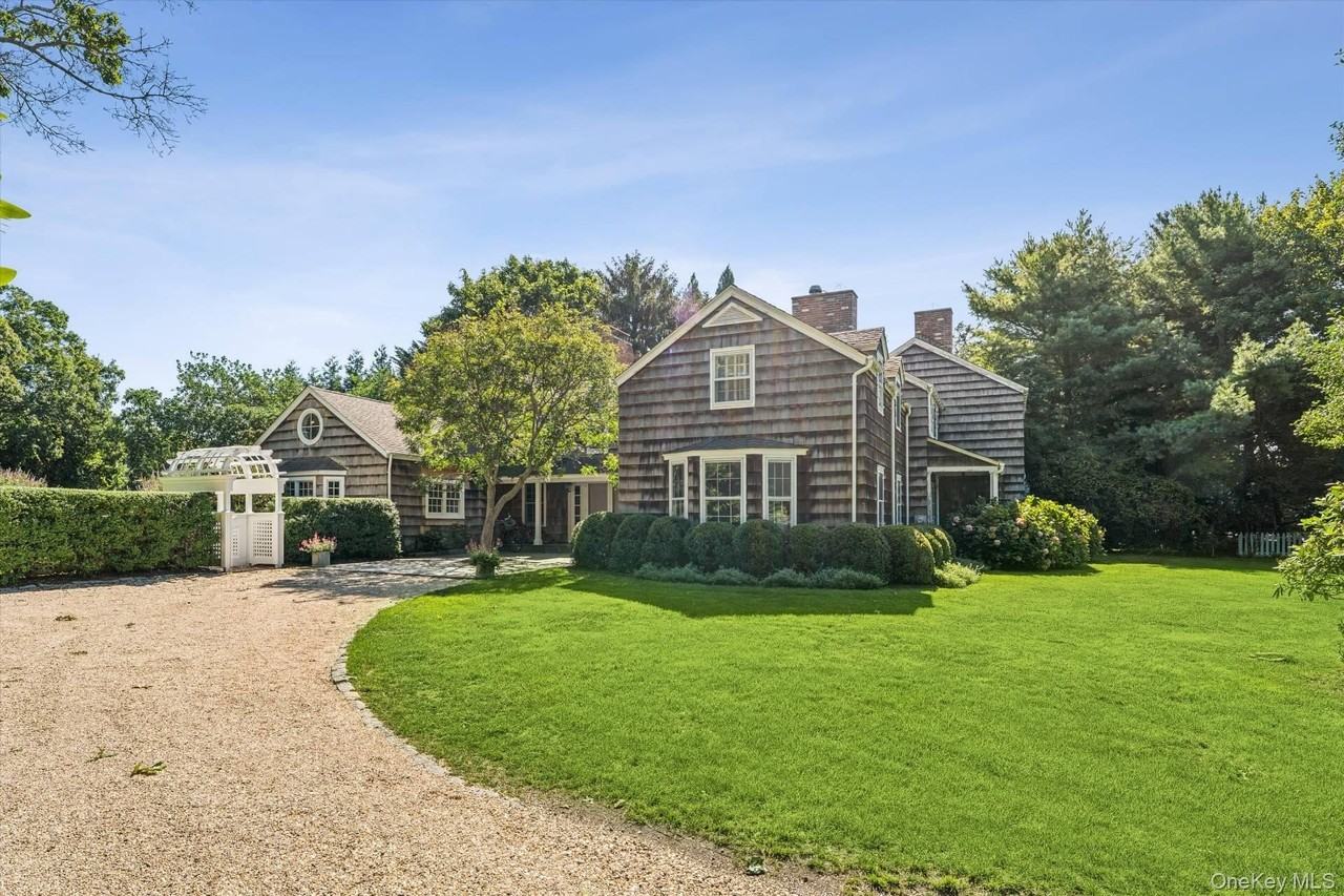 20 Quogue St - Photo 2 of 31