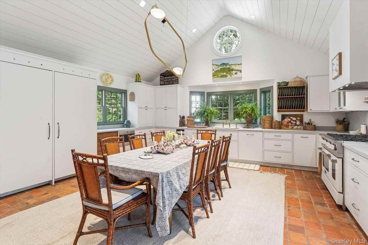 20 Quogue St - Photo 6 of 31