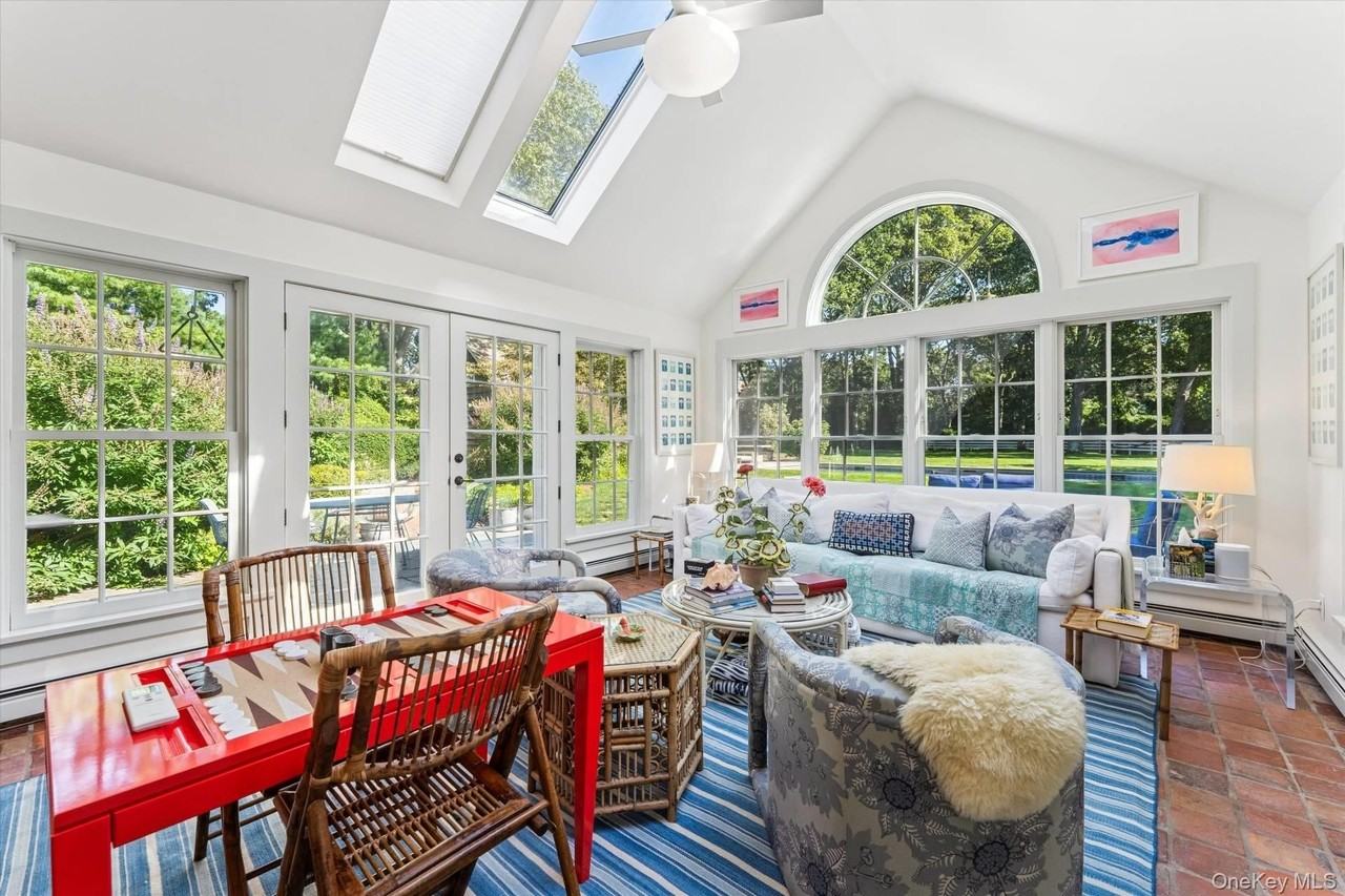 20 Quogue St - Photo 7 of 31
