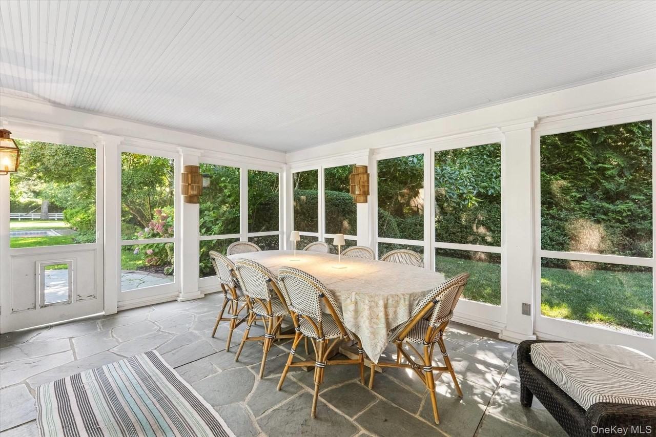 20 Quogue St - Photo 7 of 35