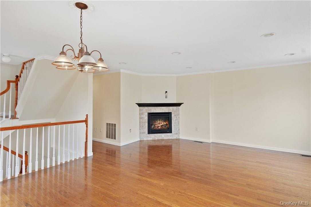 5 Crosby Pl - Photo 2 of 20