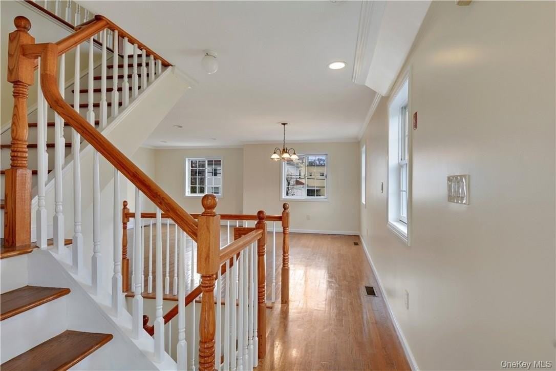 5 Crosby Pl - Photo 4 of 20