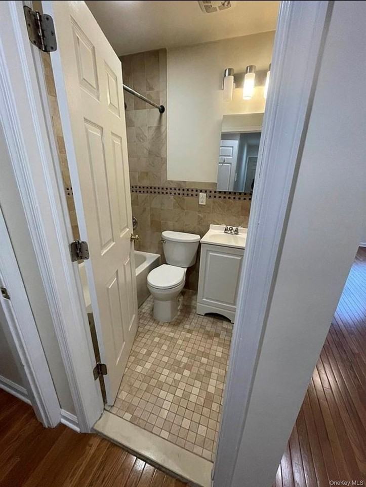 2401 Beverley Rd #2F - Photo 6 of 9