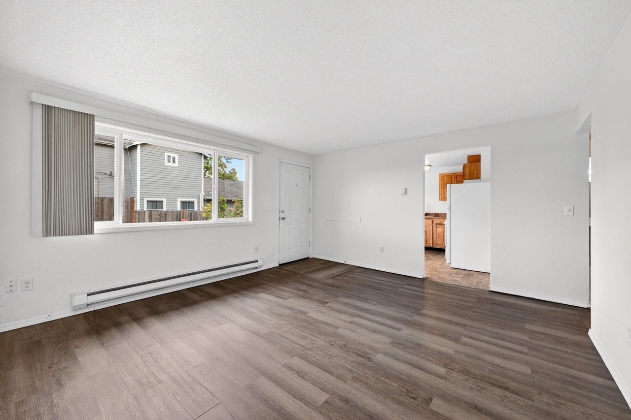 1609 E 34th St #B - Photo 5 of 17