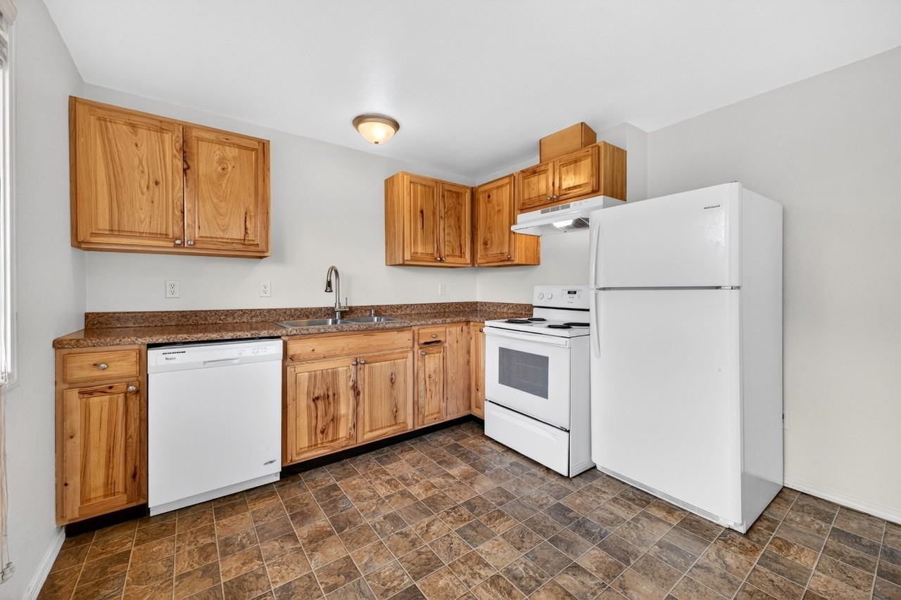 1609 E 34th St #B - Photo 6 of 17