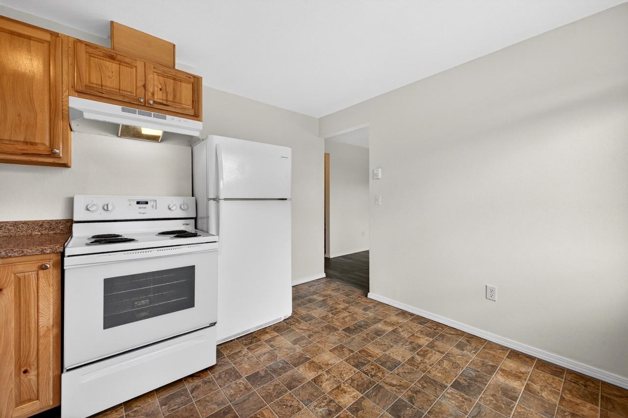1609 E 34th St #B - Photo 7 of 17