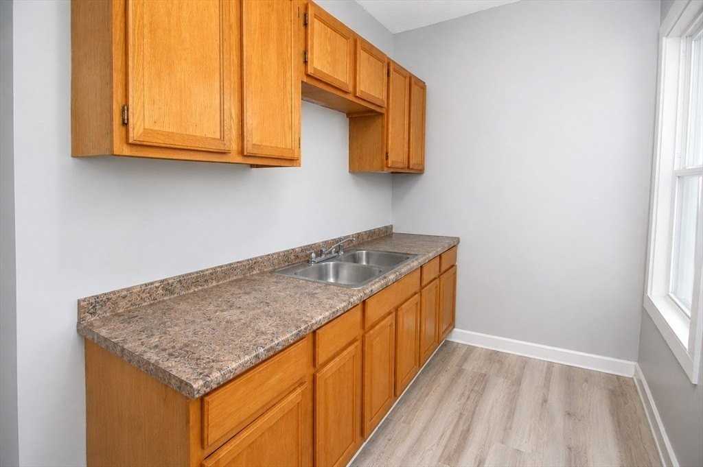 82 Fox St #2 - Photo 7 of 16