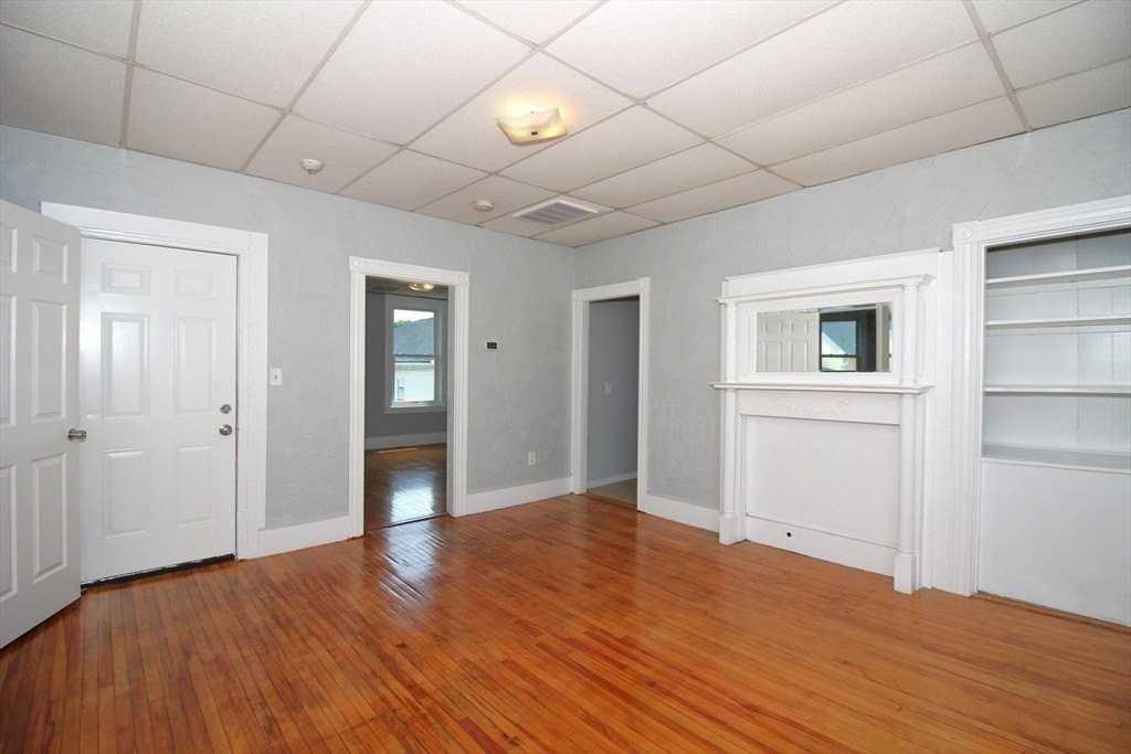 82 Fox St #3 - Photo 3 of 18