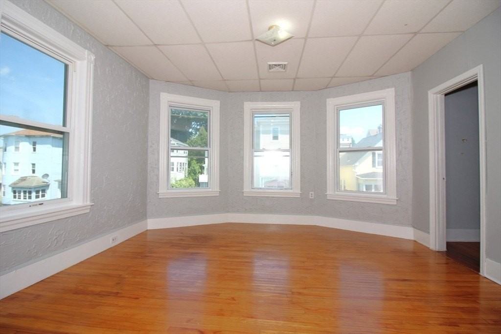 82 Fox St #3 - Photo 6 of 18