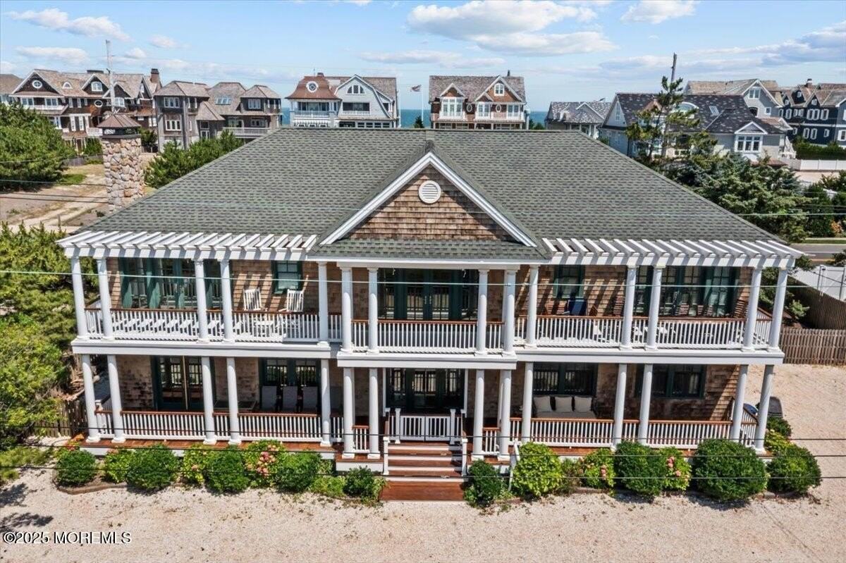 1043 Barnegat Ln - Photo 3 of 50