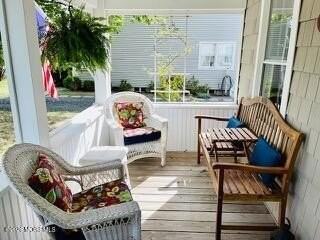 214 Howe St - Photo 2 of 16