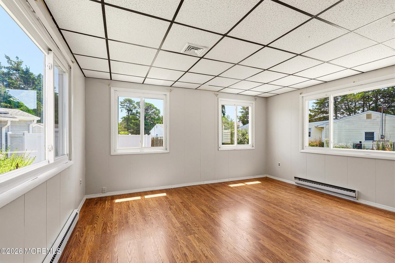319 Nautilus Blvd - Photo 6 of 12