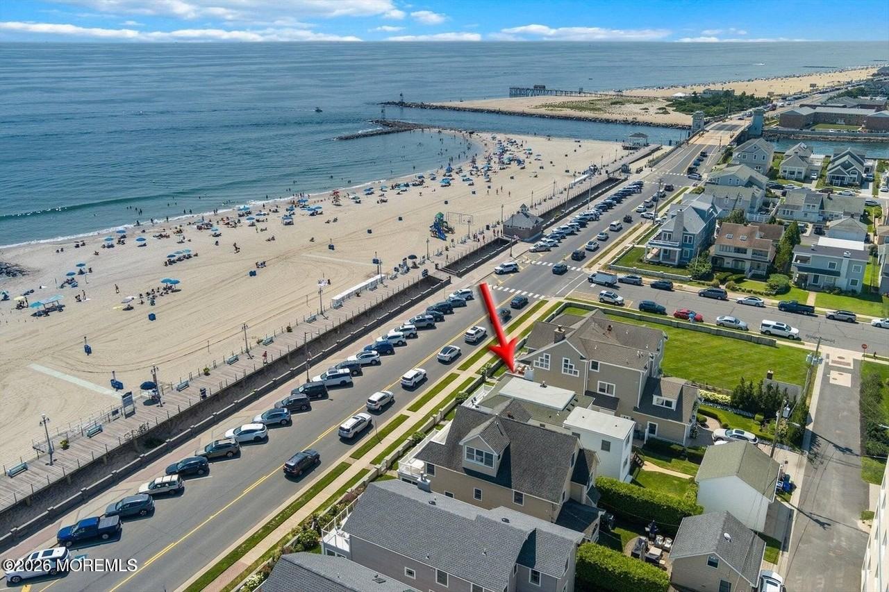 305 Ocean Ave - Photo 3 of 42