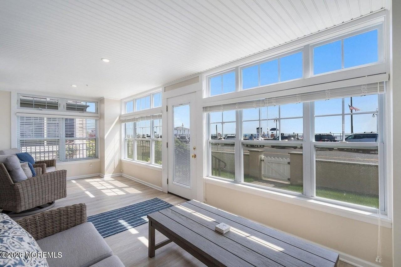 305 Ocean Ave - Photo 5 of 42