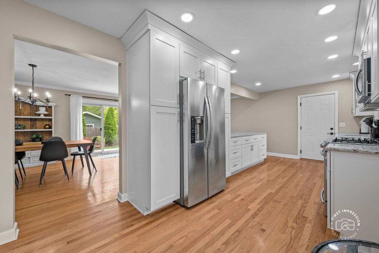 325 Hemlock Ln - Photo 7 of 38