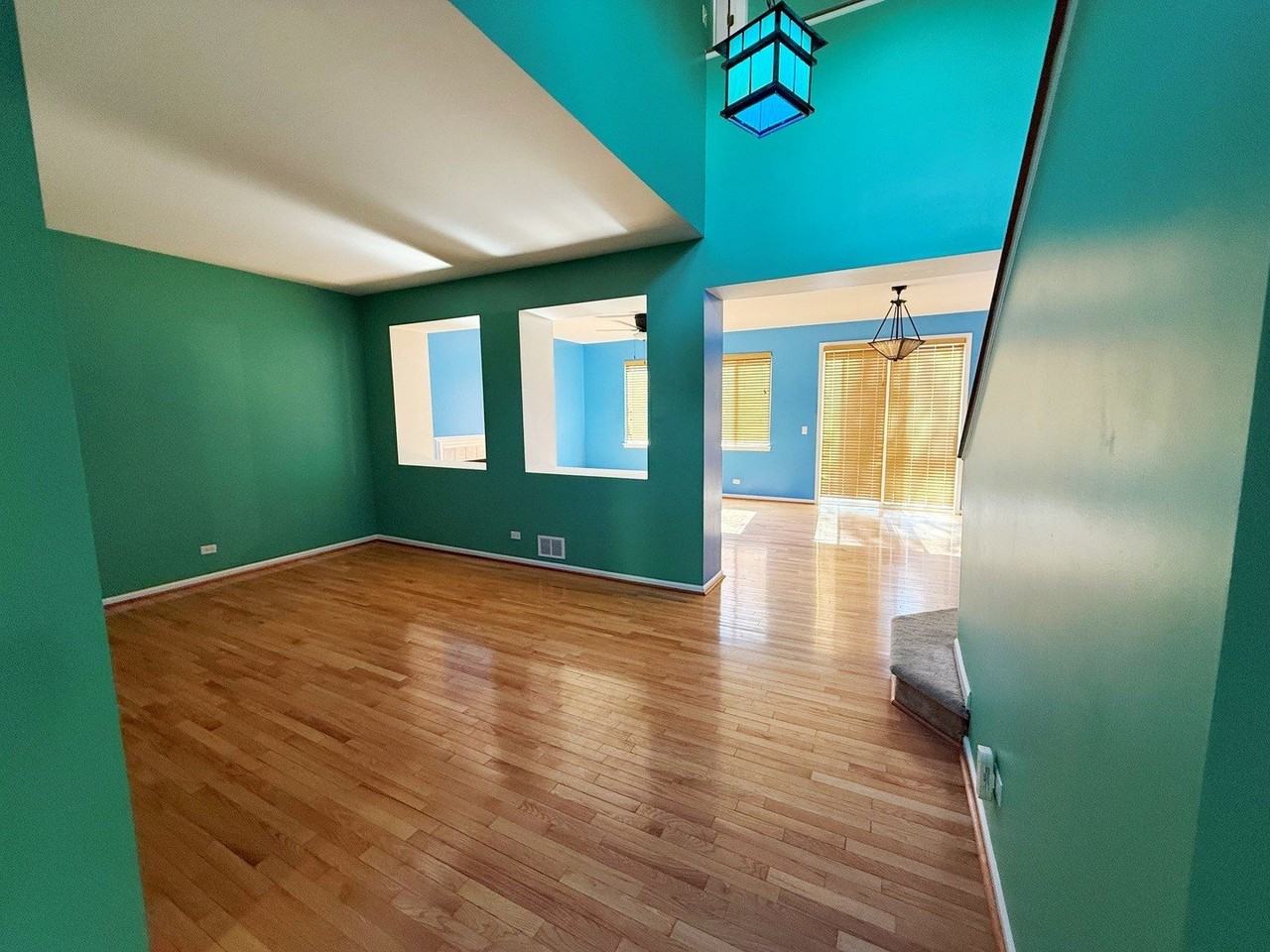 611 Charolotte Ln - Photo 7 of 21