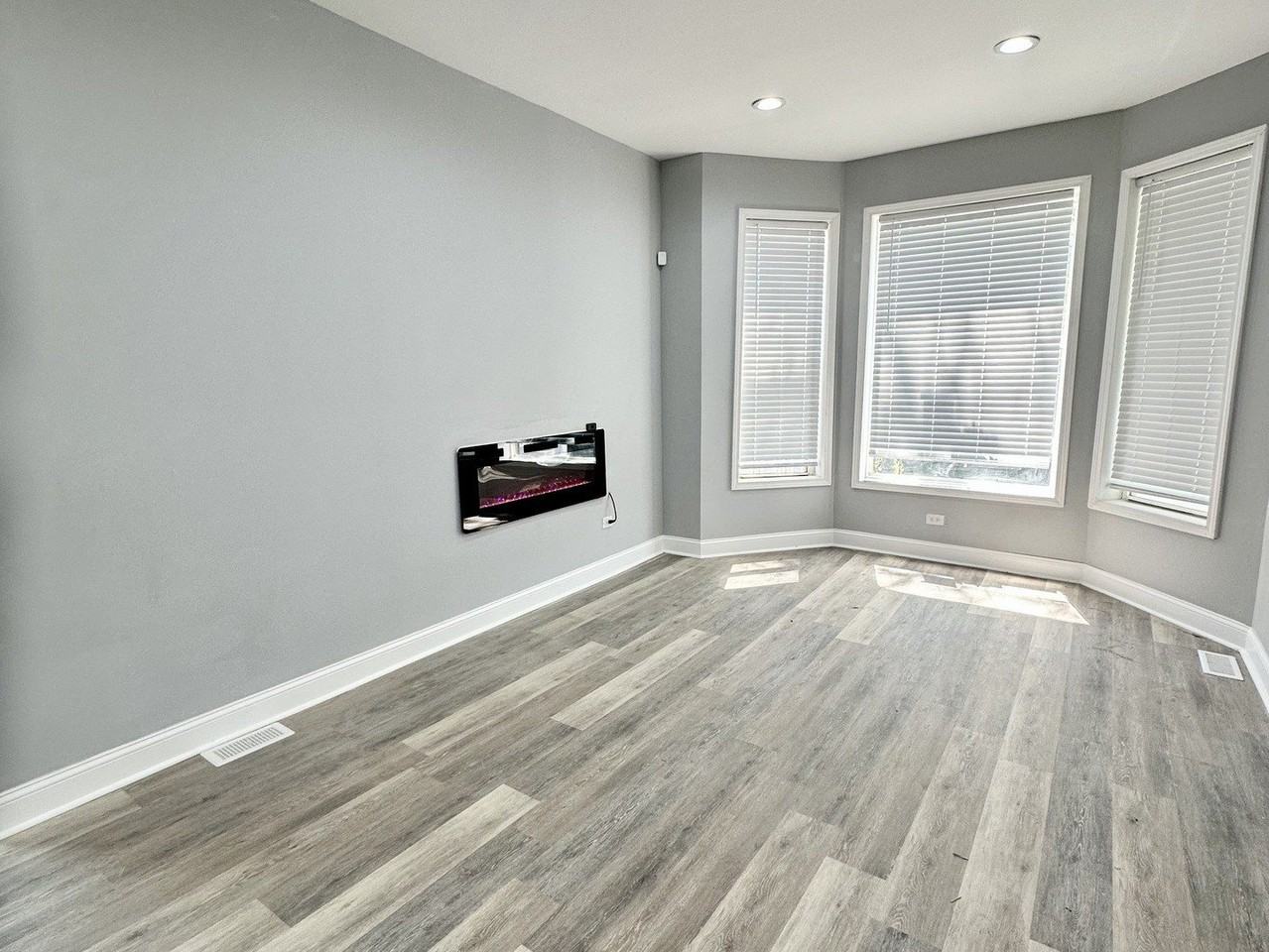 2720 W Harrison St - Photo 3 of 25