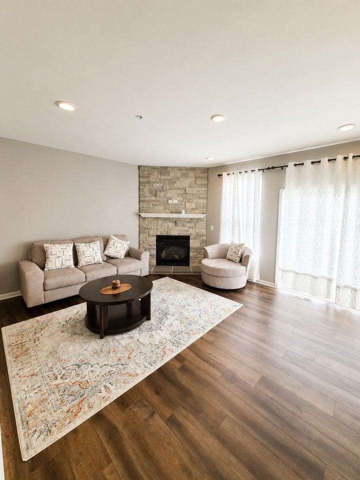 342 S Western Ave - Photo 5 of 13