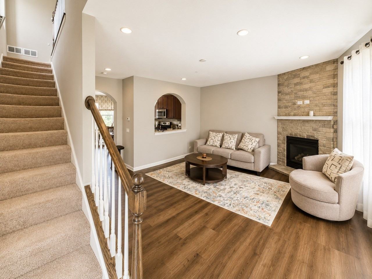 342 S Western Ave - Photo 6 of 13