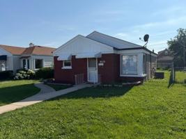 featured image of 6104 S Nashville Ave