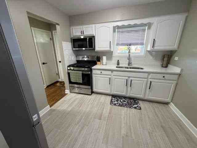 6104 S Nashville Ave - Photo 4 of 10