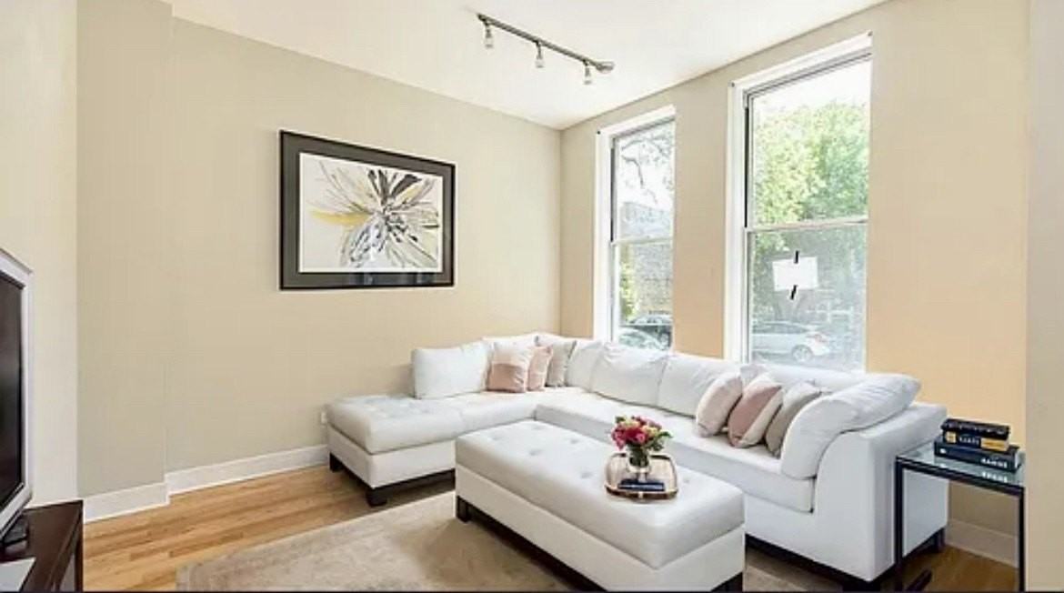 1812 W Cortland St #1F - Photo 2 of 23