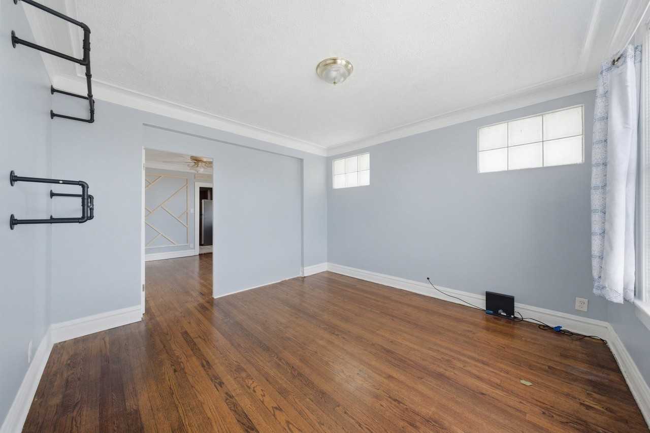 6939 S Komensky Ave #2 - Photo 4 of 16