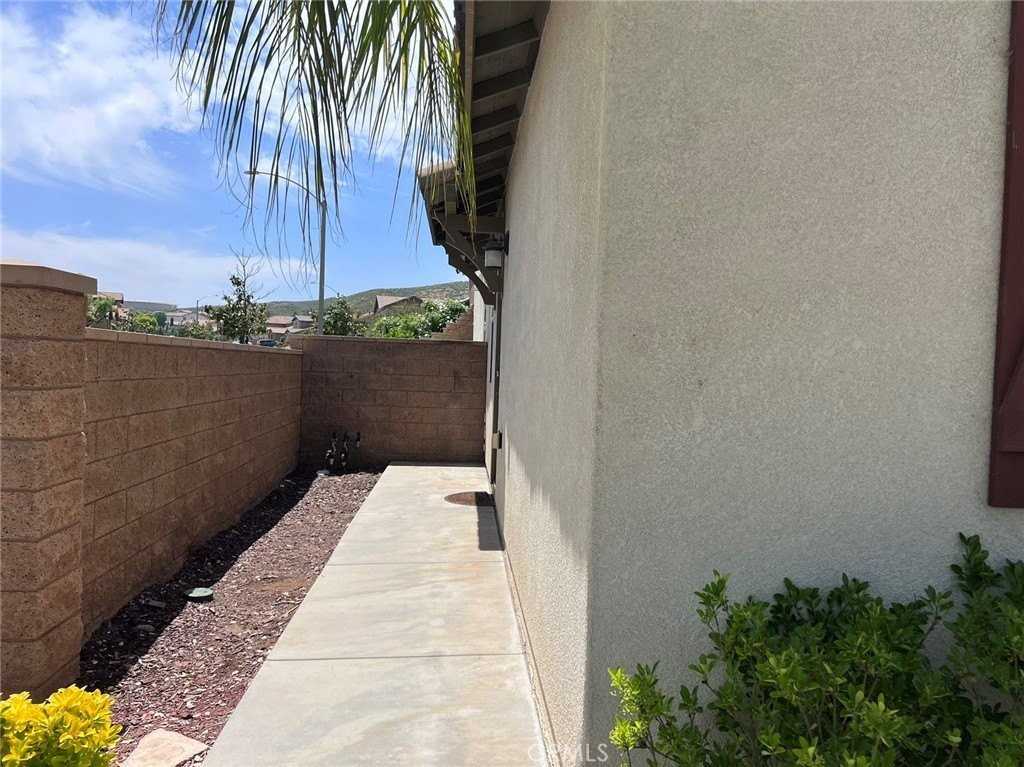 31059 Rose Arbor Ct - Photo 3 of 8