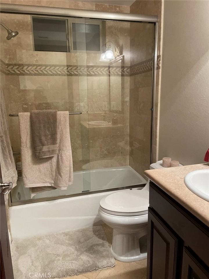 1639 5th St - Photo 4 of 19