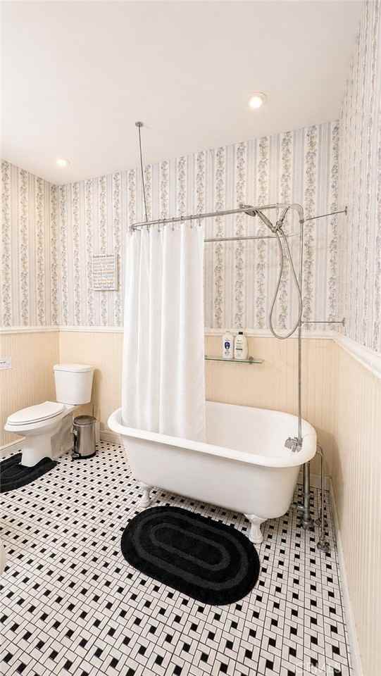 225 N Lima St #204 - Photo 3 of 11