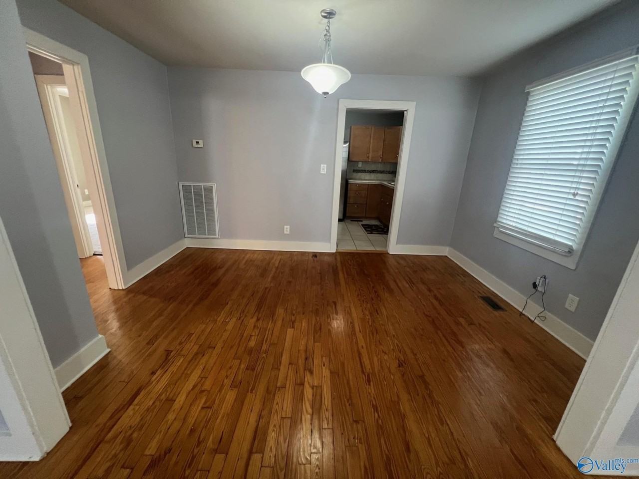 1114 Stevens Ave Ne - Photo 3 of 14