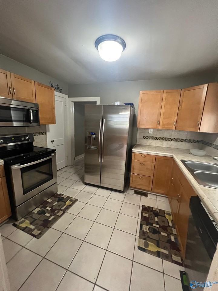 1114 Stevens Ave Ne - Photo 6 of 14