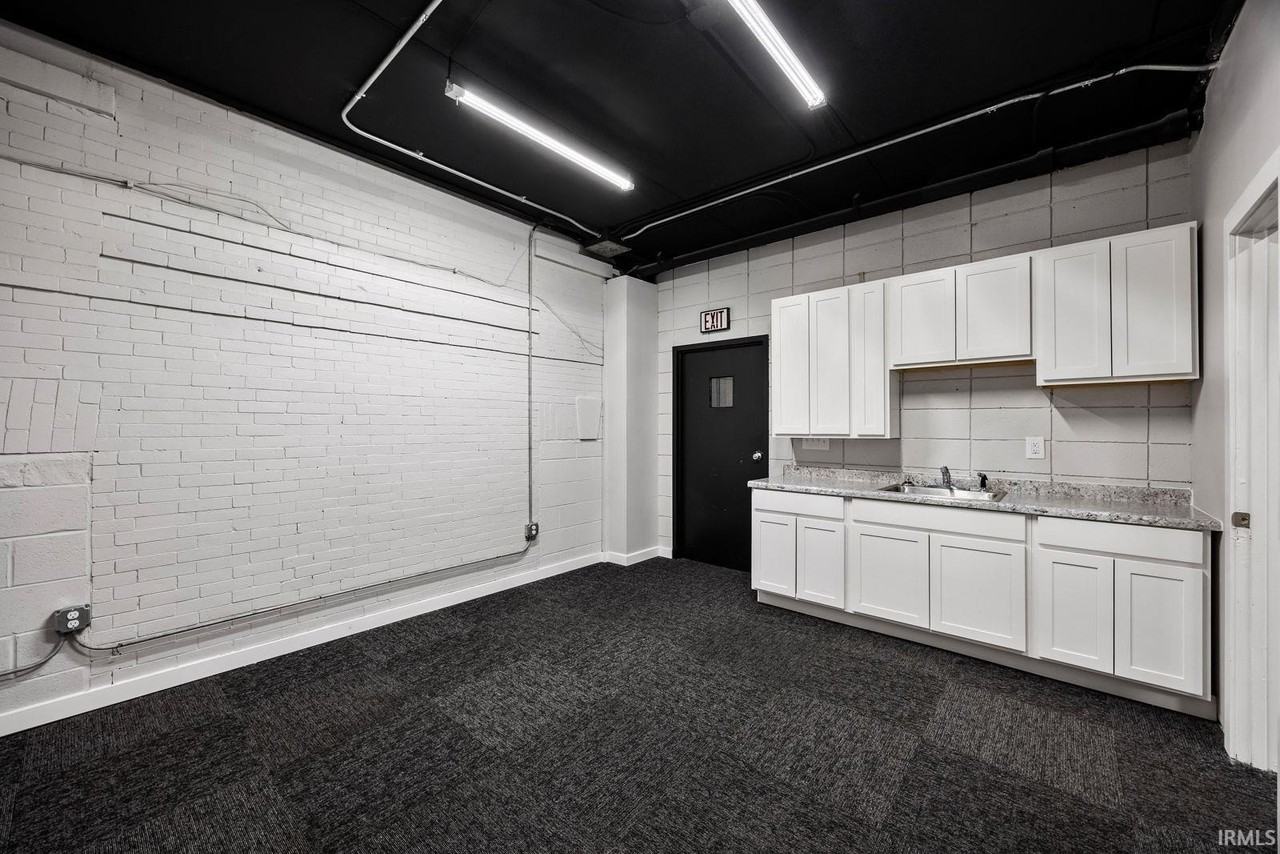 310 N Michigan St - Photo 4 of 18