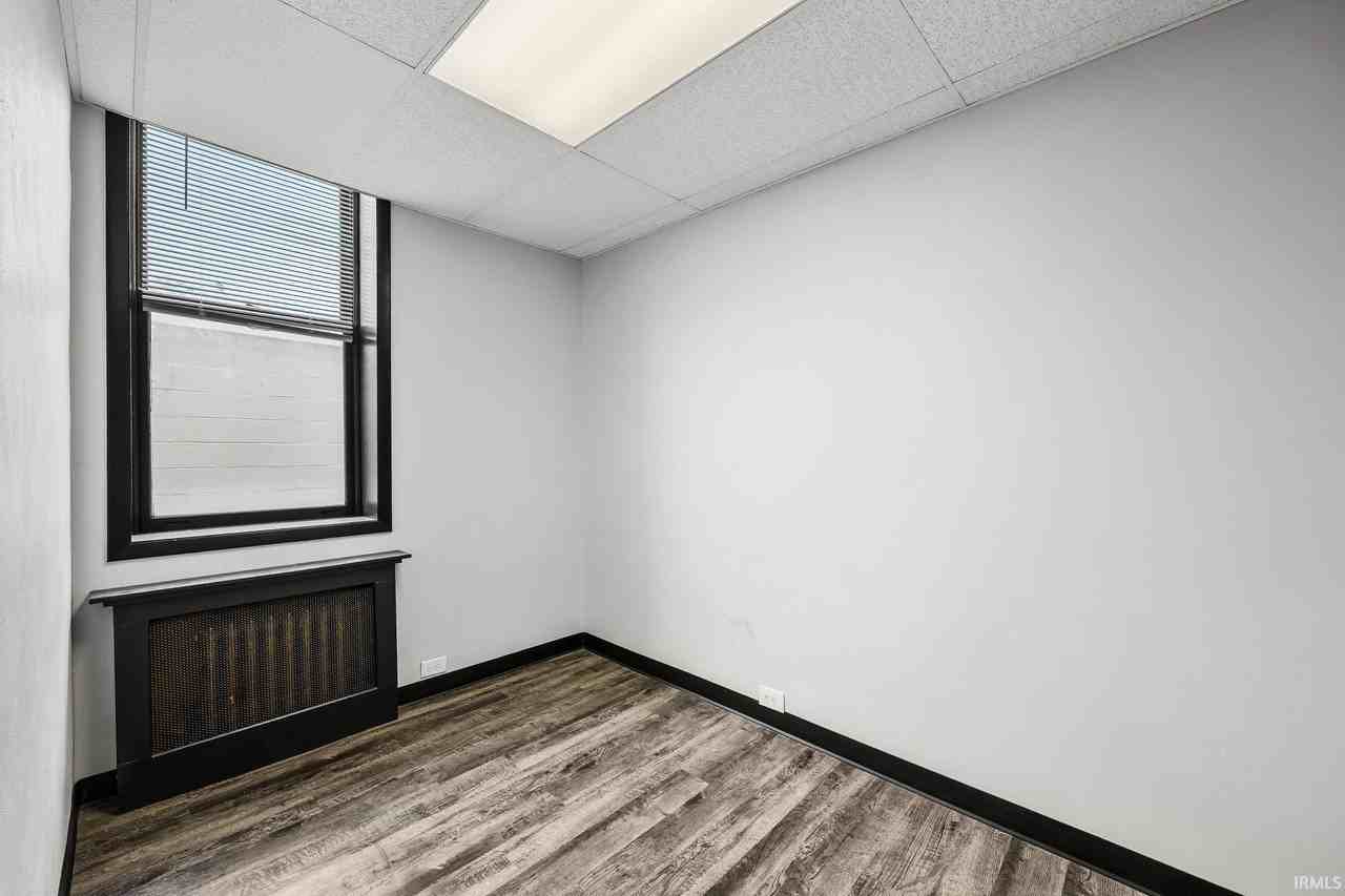 310 N Michigan St - Photo 5 of 9