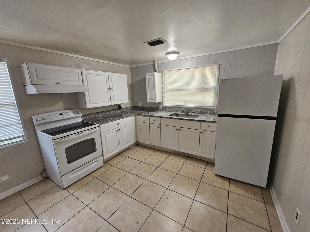 9042 7th Ave - Photo 3 of 11