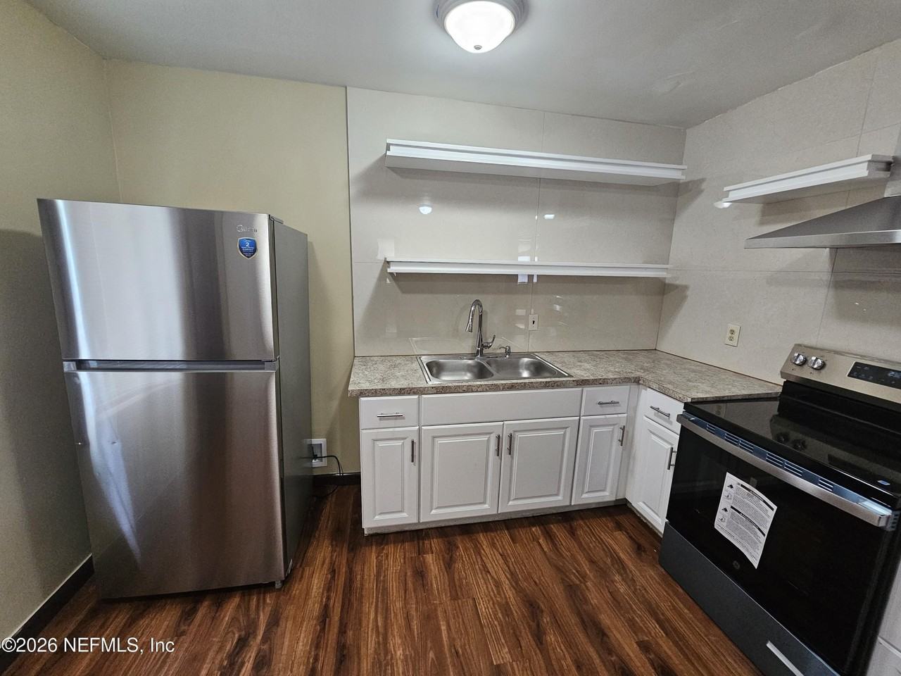 444 Alder St - Photo 4 of 19