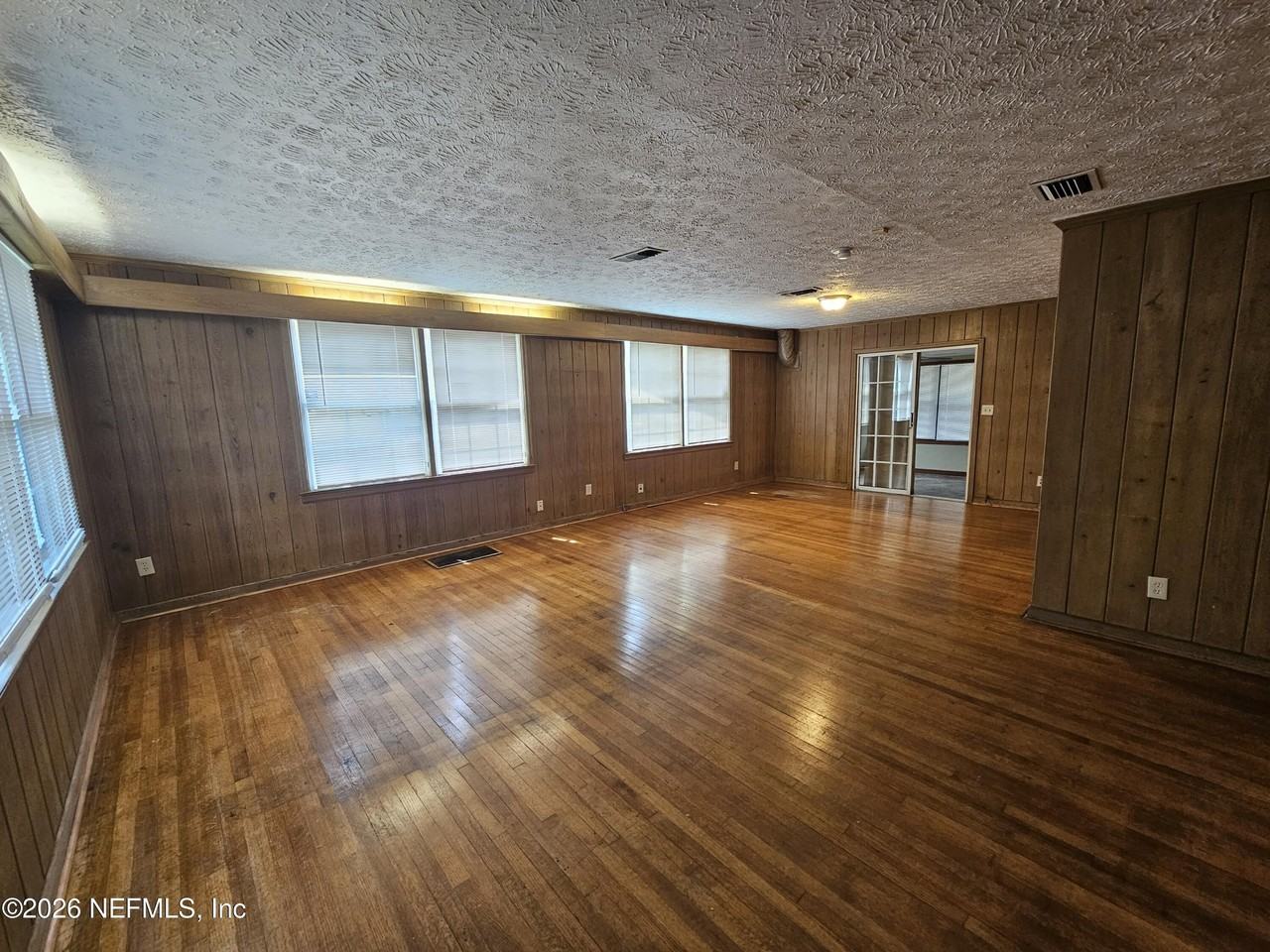 444 Alder St - Photo 6 of 19