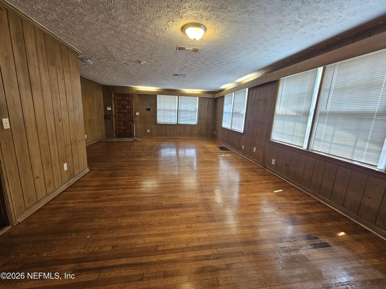 444 Alder St - Photo 7 of 19