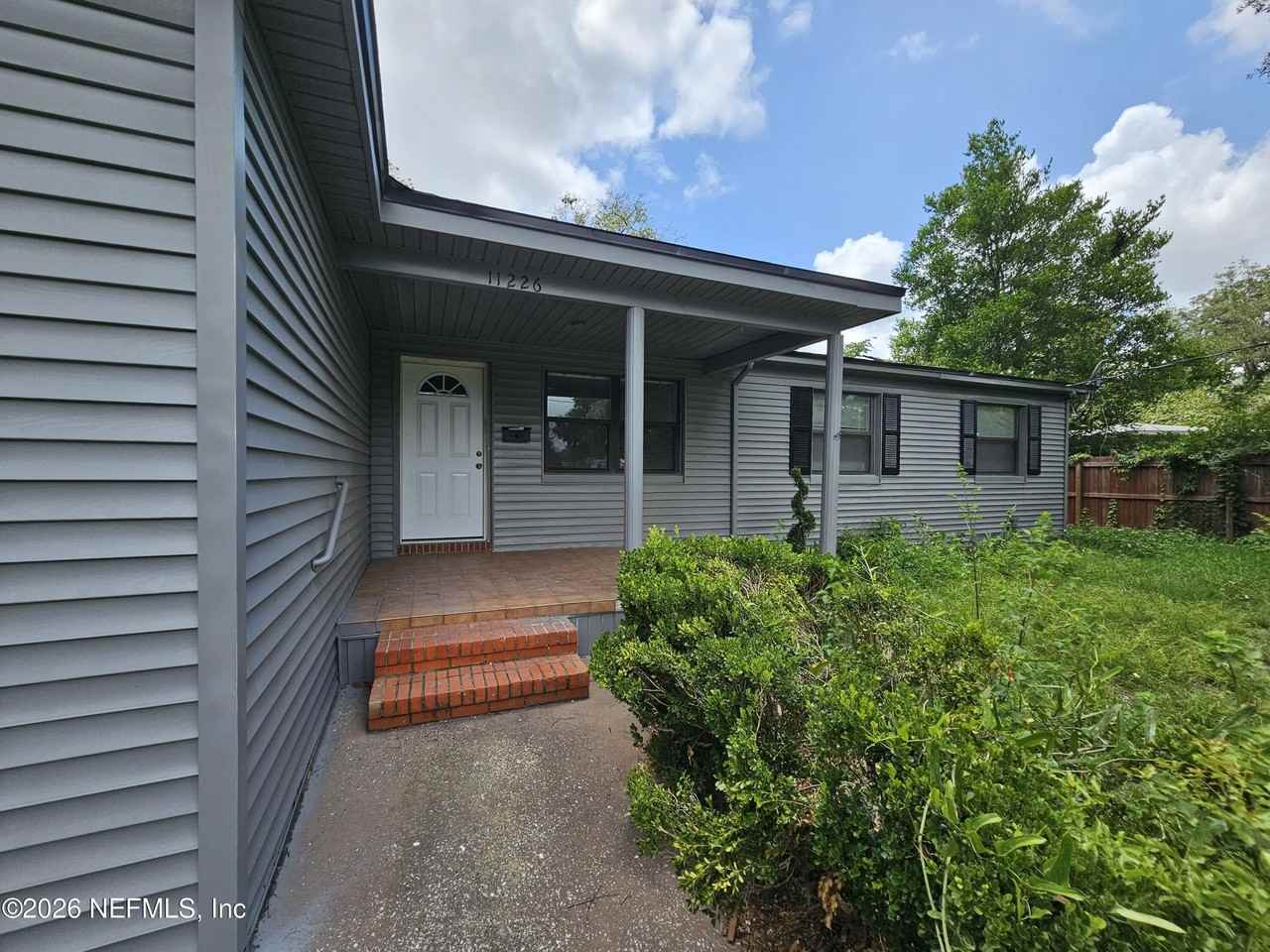 11226 Inez Dr - Photo 3 of 13